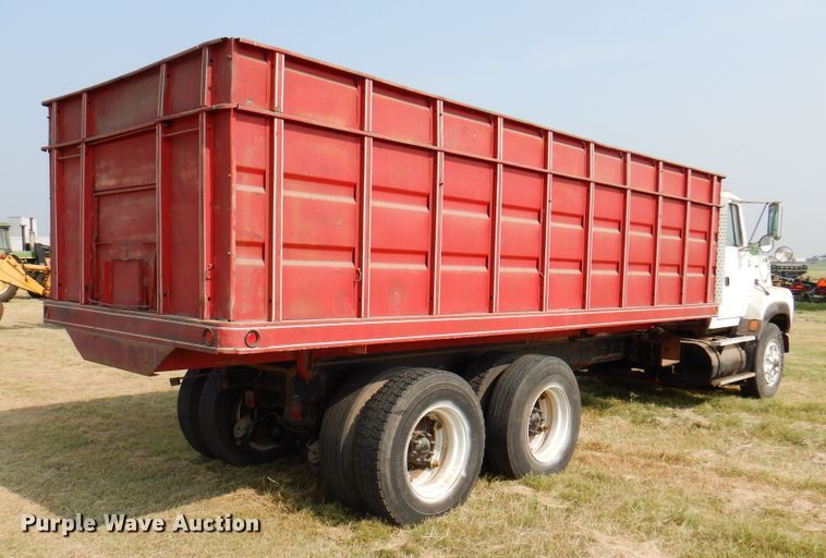 image for item DK2311 1995 Ford Aeromax L9000  grain truck