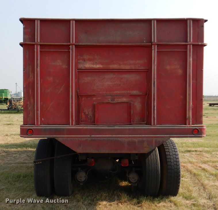 image for item DK2311 1995 Ford Aeromax L9000  grain truck