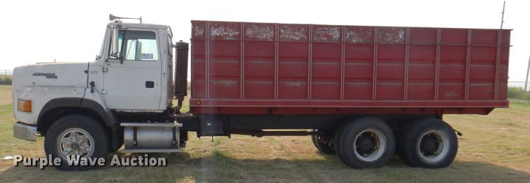 image for item DK2311 1995 Ford Aeromax L9000  grain truck