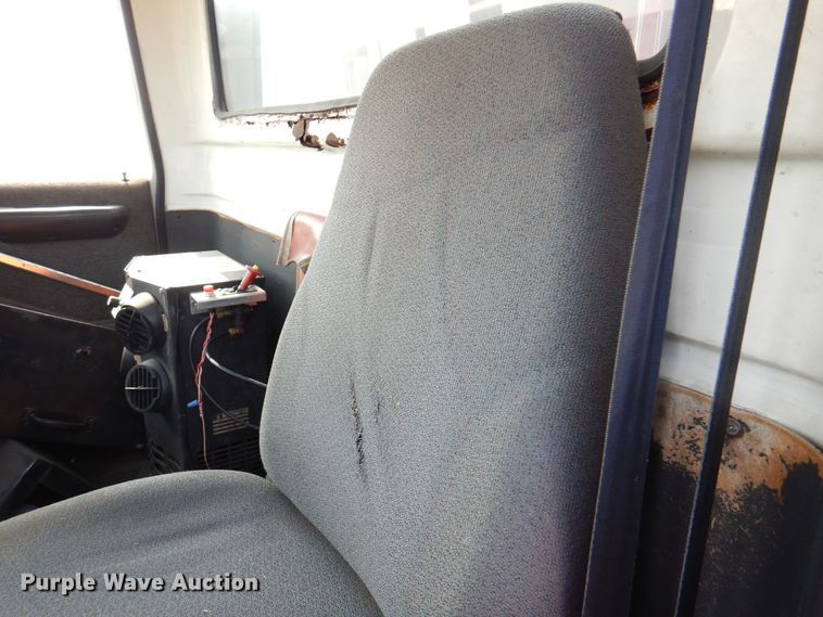 image for item DK2311 1995 Ford Aeromax L9000  grain truck