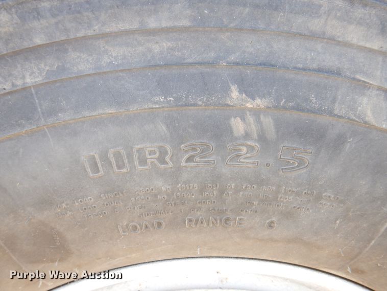 image for item DK2311 1995 Ford Aeromax L9000  grain truck