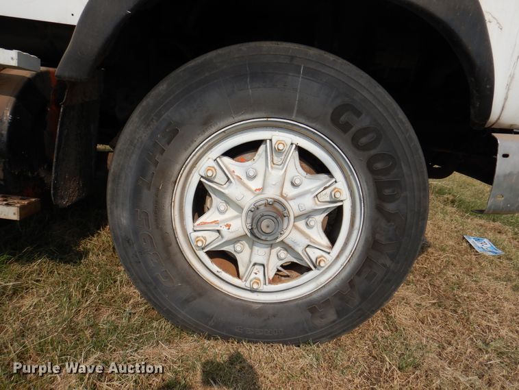 image for item DK2311 1995 Ford Aeromax L9000  grain truck