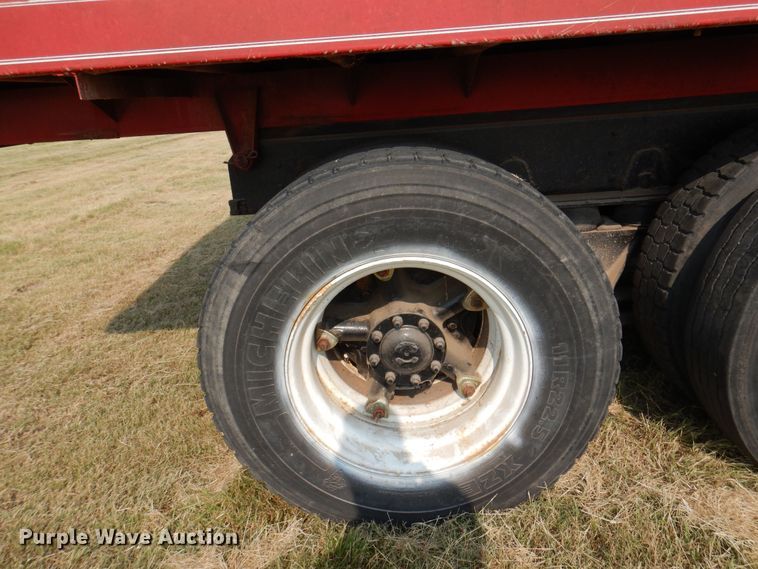 image for item DK2311 1995 Ford Aeromax L9000  grain truck