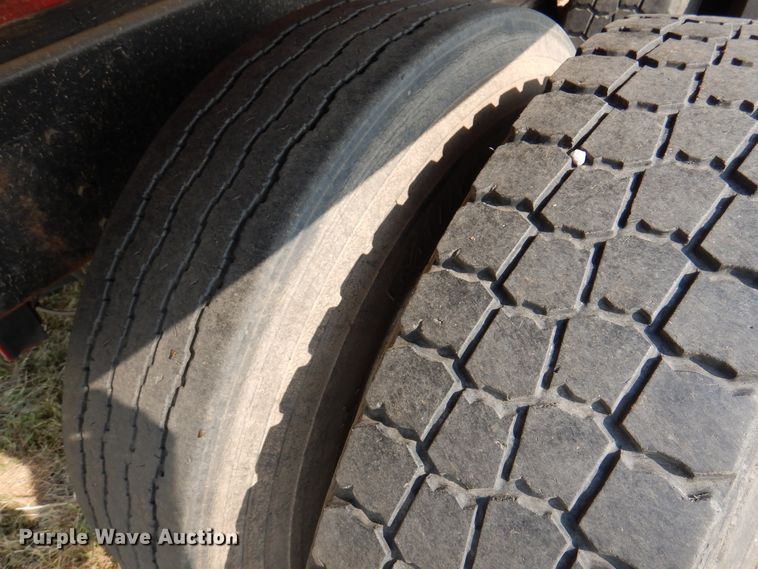 image for item DK2311 1995 Ford Aeromax L9000  grain truck