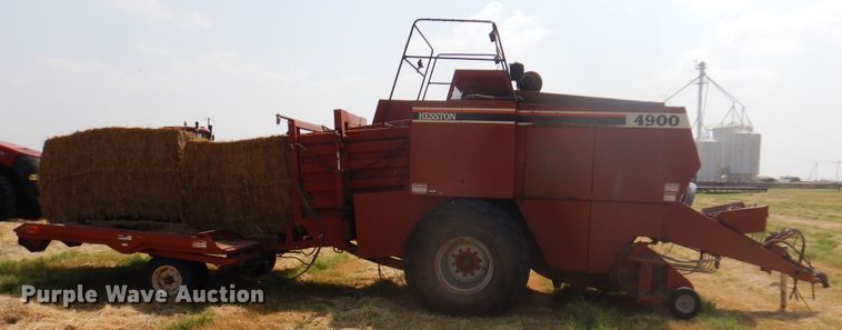 image for item DK2313 1989 Hesston 4900  large square baler
