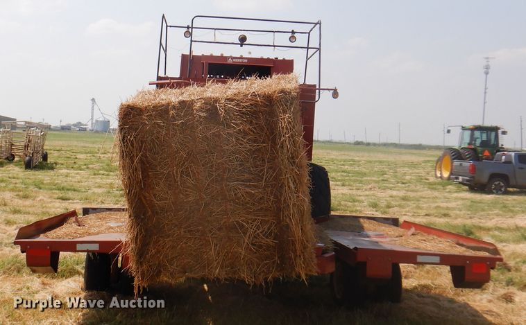 image for item DK2313 1989 Hesston 4900  large square baler