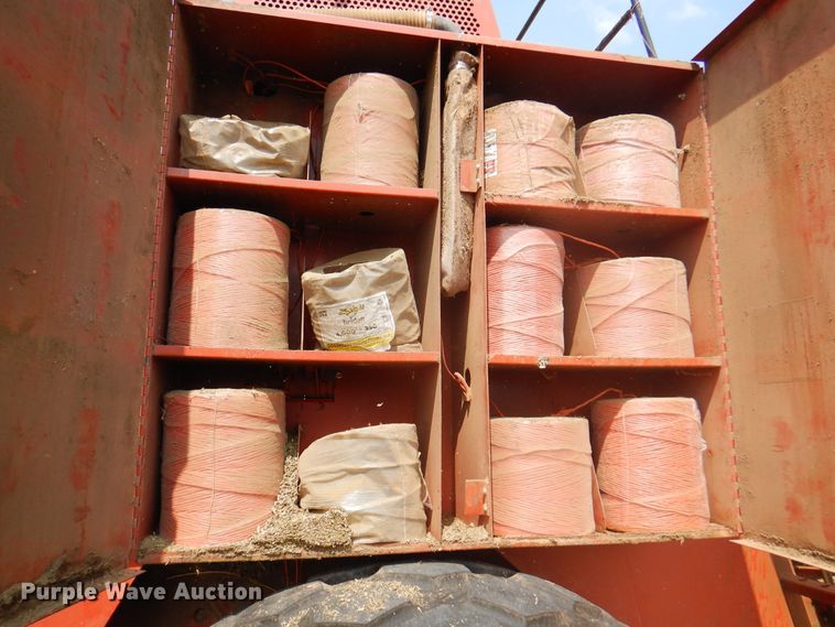 image for item DK2313 1989 Hesston 4900  large square baler