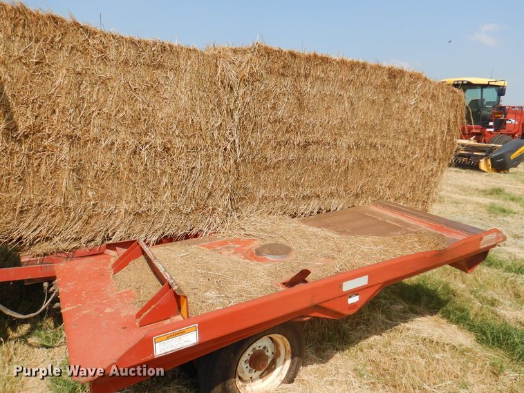 image for item DK2313 1989 Hesston 4900  large square baler