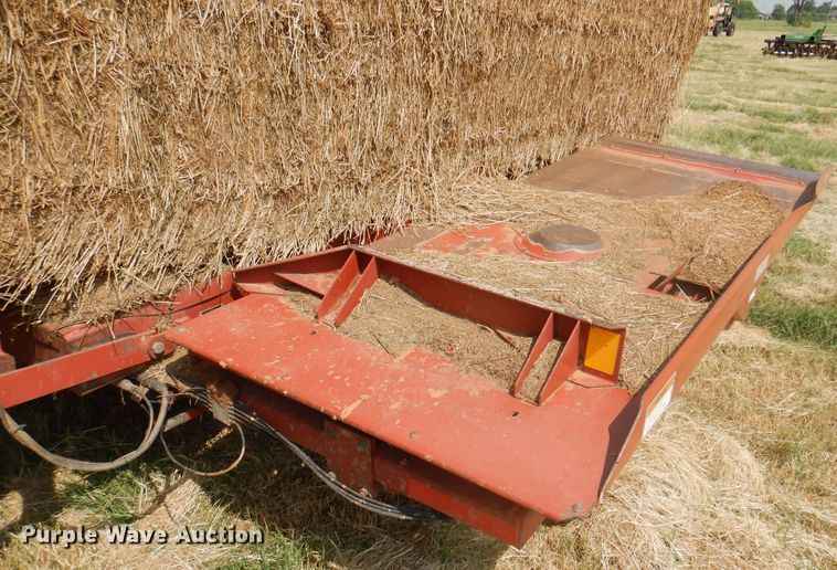 image for item DK2313 1989 Hesston 4900  large square baler