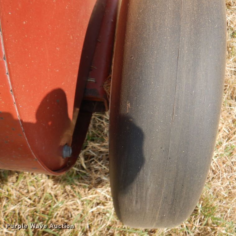 image for item DK2313 1989 Hesston 4900  large square baler