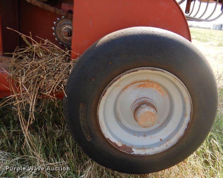 image for item DK2313 1989 Hesston 4900  large square baler