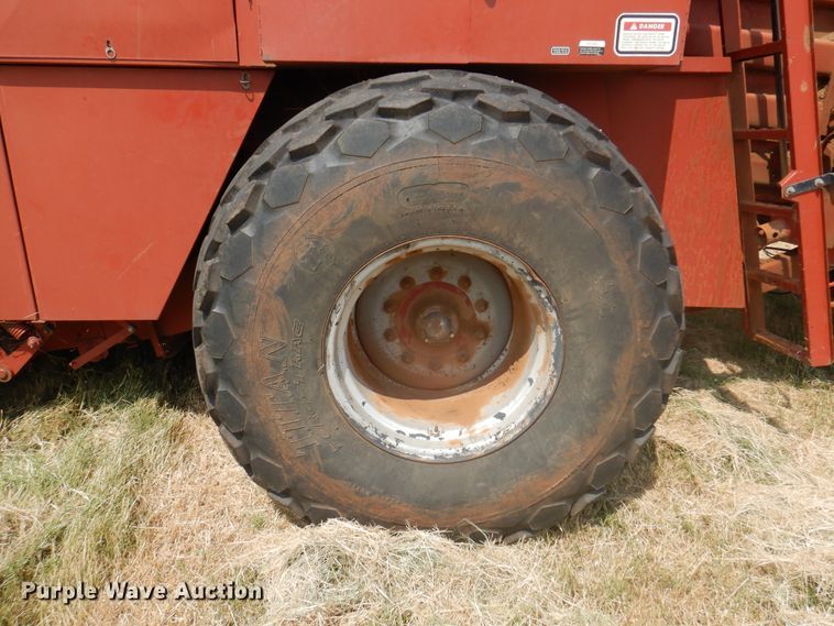 image for item DK2313 1989 Hesston 4900  large square baler