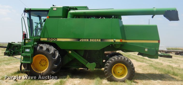 image for item DK2317 1993 John Deere 9500  combine