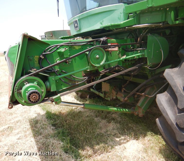 image for item DK2317 1993 John Deere 9500  combine