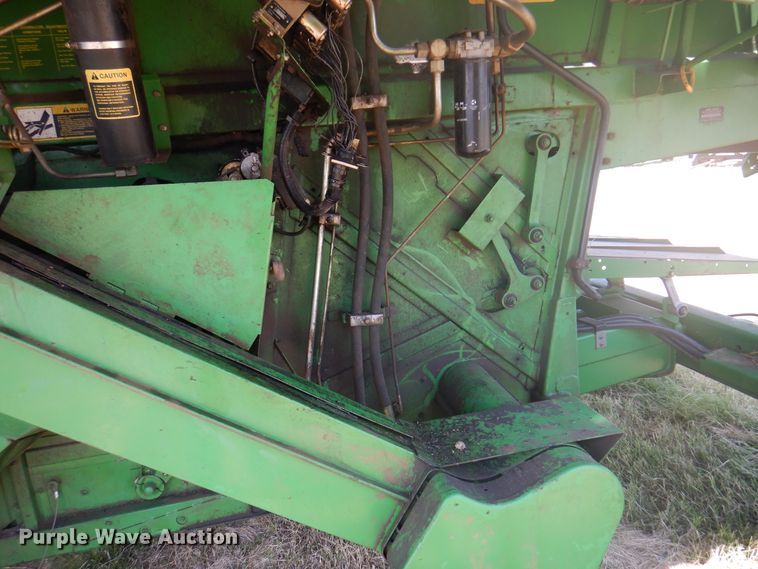 image for item DK2317 1993 John Deere 9500  combine