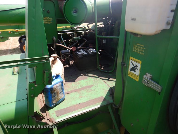image for item DK2317 1993 John Deere 9500  combine