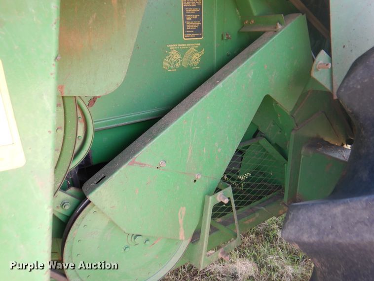 image for item DK2317 1993 John Deere 9500  combine