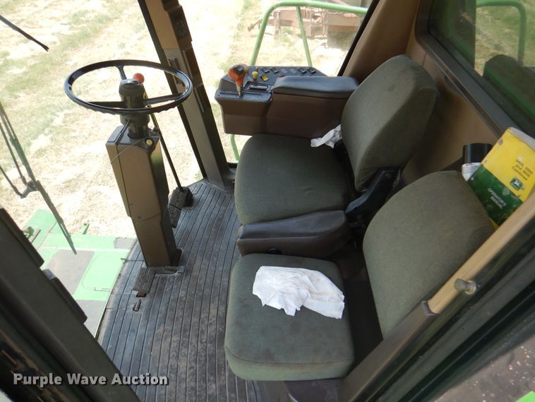 image for item DK2317 1993 John Deere 9500  combine