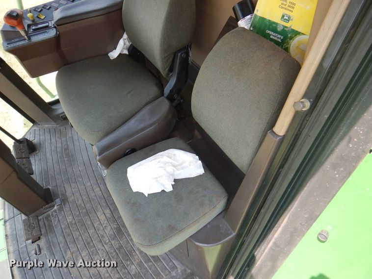 image for item DK2317 1993 John Deere 9500  combine