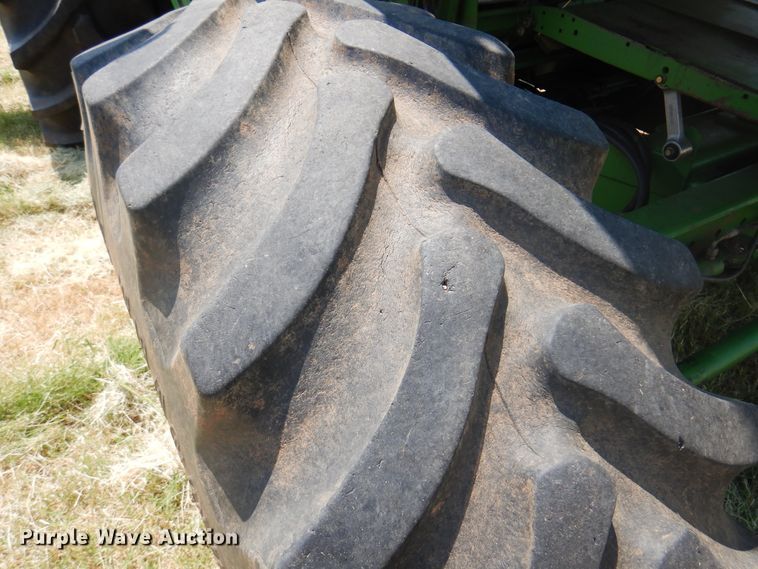 image for item DK2317 1993 John Deere 9500  combine