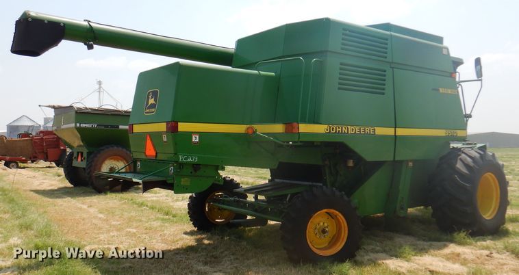 image for item DK2318 1998 John Deere 9510  combine