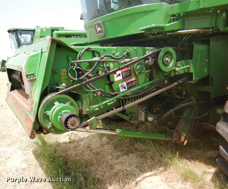 image for item DK2318 1998 John Deere 9510  combine