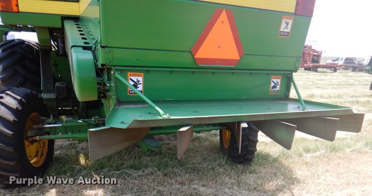 image for item DK2318 1998 John Deere 9510  combine