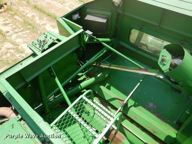 image for item DK2318 1998 John Deere 9510  combine