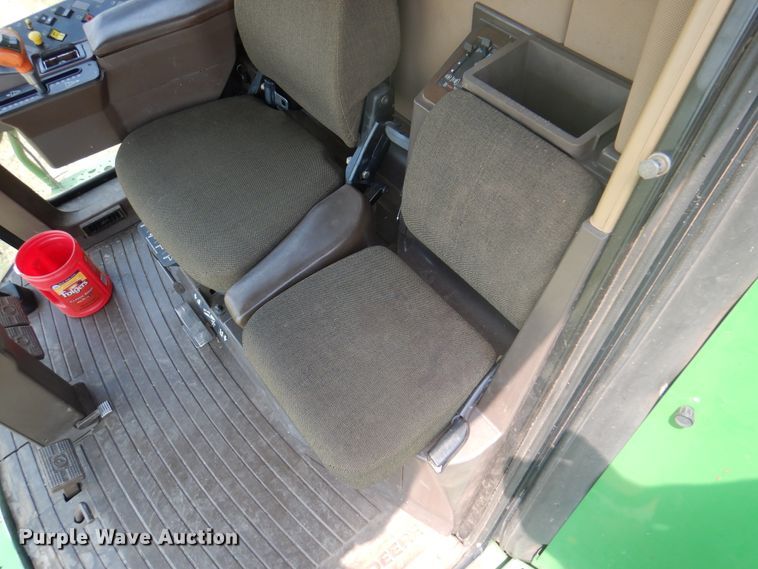 image for item DK2318 1998 John Deere 9510  combine