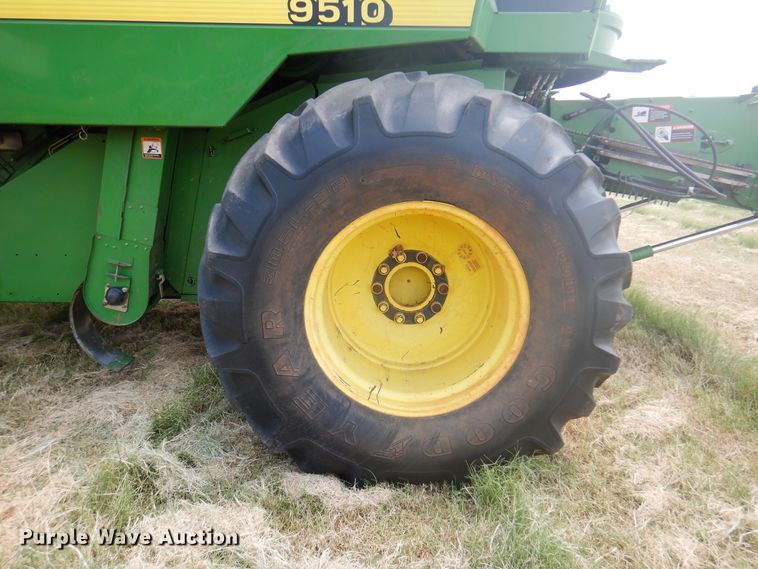 image for item DK2318 1998 John Deere 9510  combine