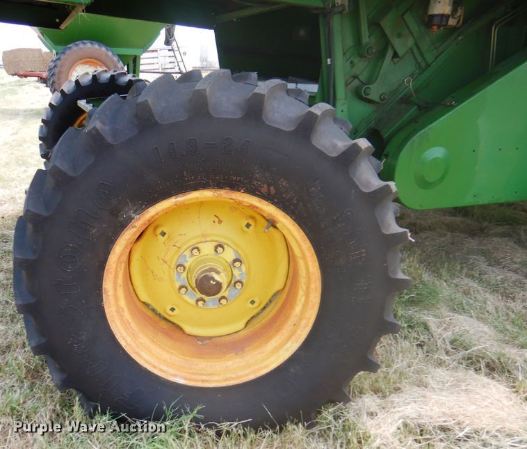 image for item DK2318 1998 John Deere 9510  combine