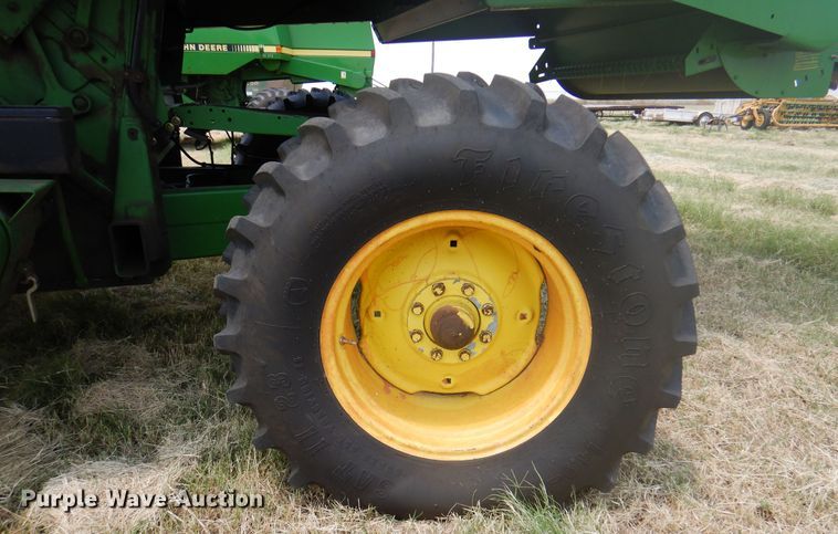 image for item DK2318 1998 John Deere 9510  combine