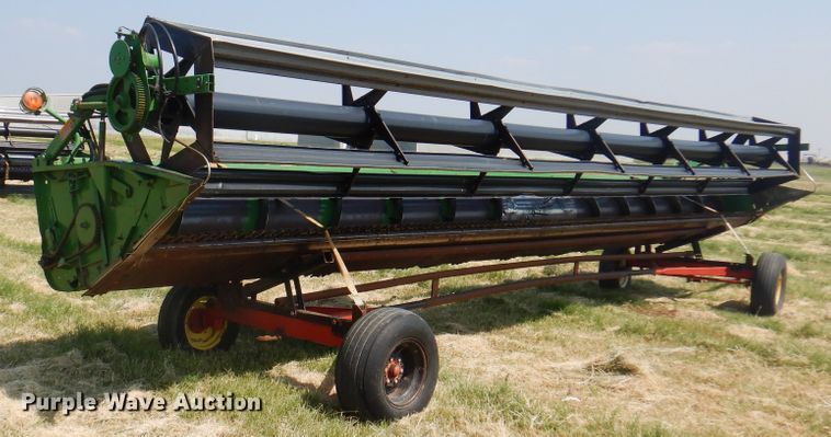 image for item DK2320 1995 John Deere 930  rigid head