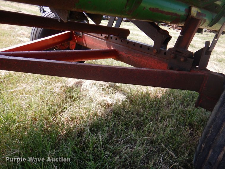 image for item DK2320 1995 John Deere 930  rigid head