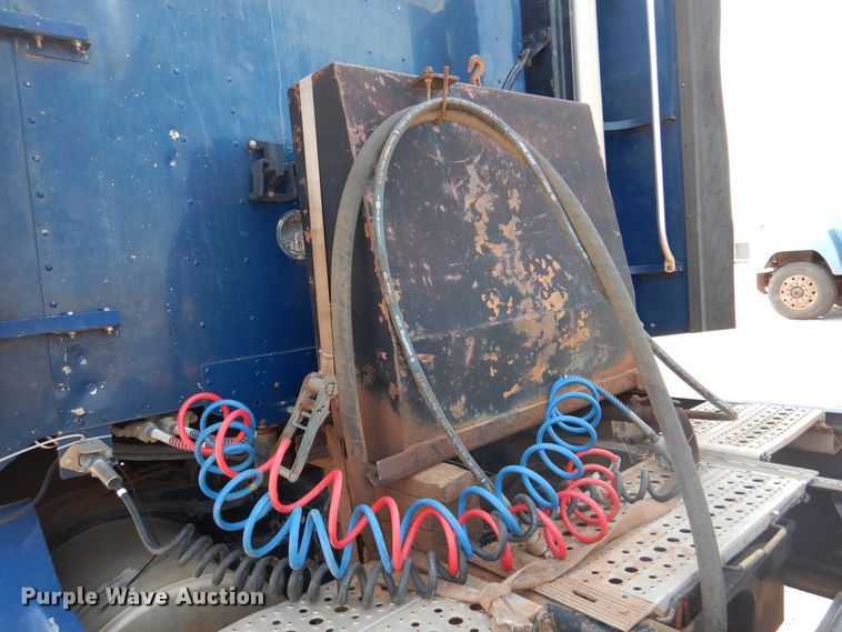 image for item DK2321 1997 Freightliner FLC120  semi truck