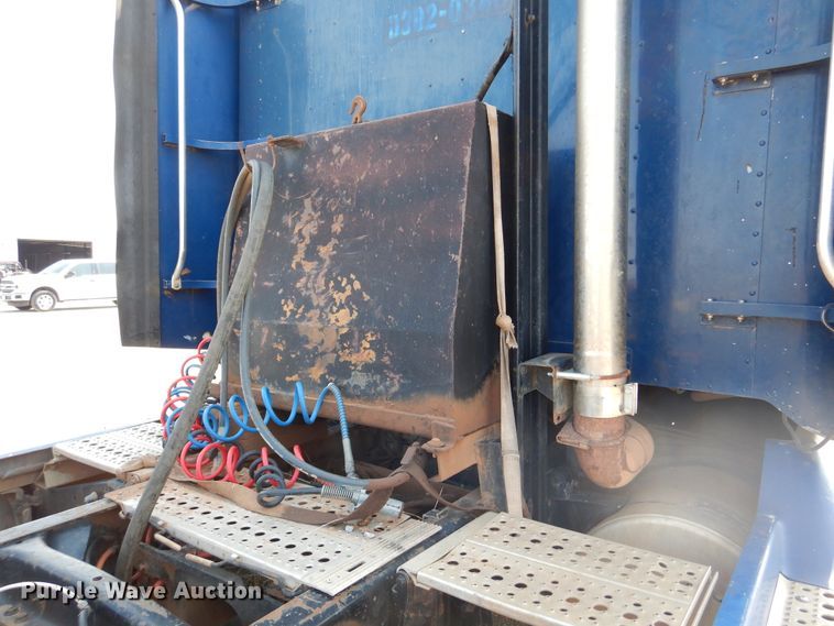 image for item DK2321 1997 Freightliner FLC120  semi truck