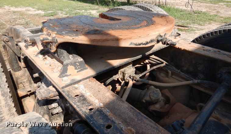 image for item DK2321 1997 Freightliner FLC120  semi truck