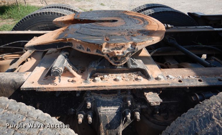 image for item DK2321 1997 Freightliner FLC120  semi truck