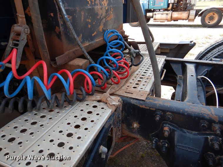 image for item DK2321 1997 Freightliner FLC120  semi truck