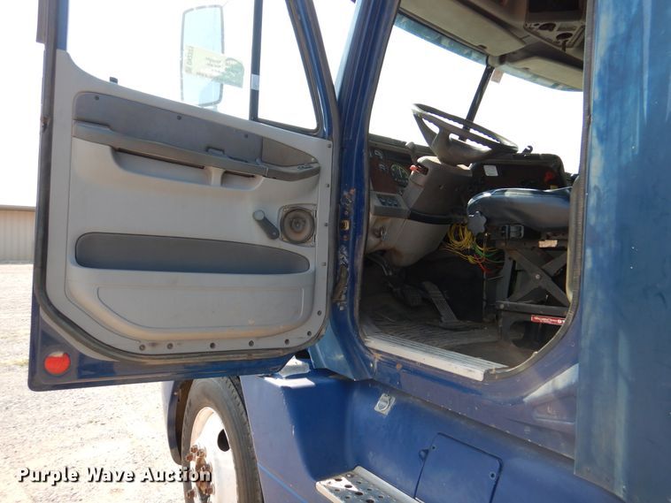 image for item DK2321 1997 Freightliner FLC120  semi truck