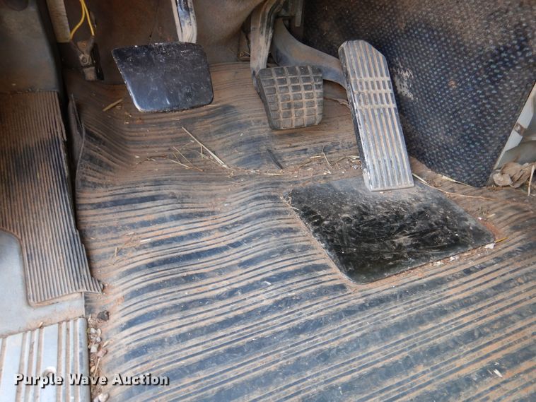 image for item DK2321 1997 Freightliner FLC120  semi truck