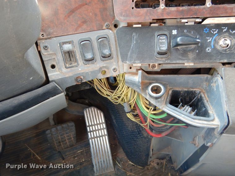 image for item DK2321 1997 Freightliner FLC120  semi truck