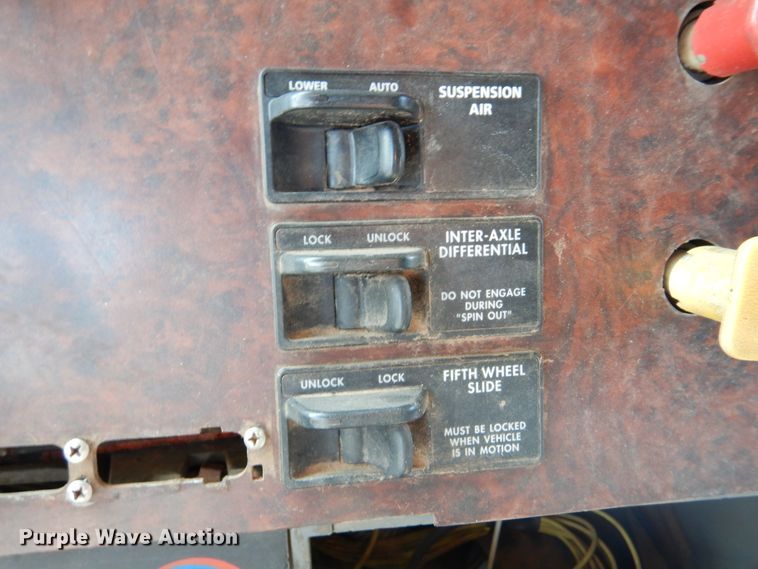 image for item DK2321 1997 Freightliner FLC120  semi truck