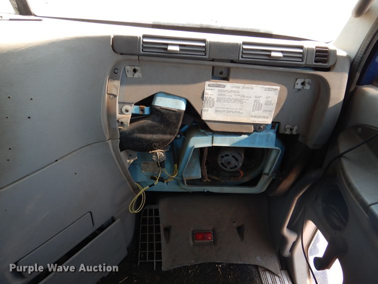 image for item DK2321 1997 Freightliner FLC120  semi truck