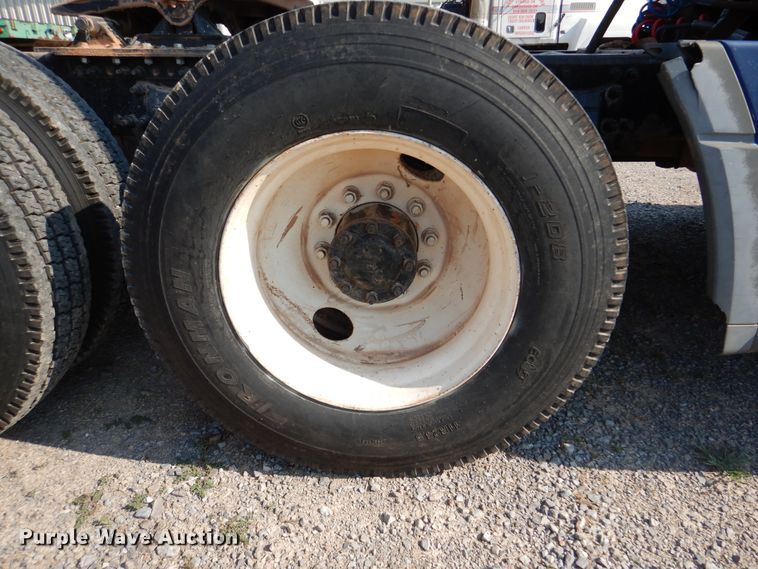 image for item DK2321 1997 Freightliner FLC120  semi truck