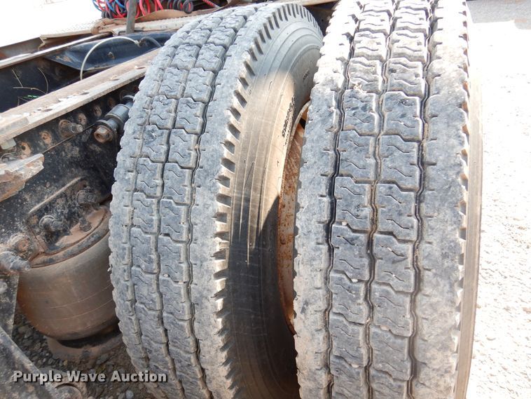 image for item DK2321 1997 Freightliner FLC120  semi truck