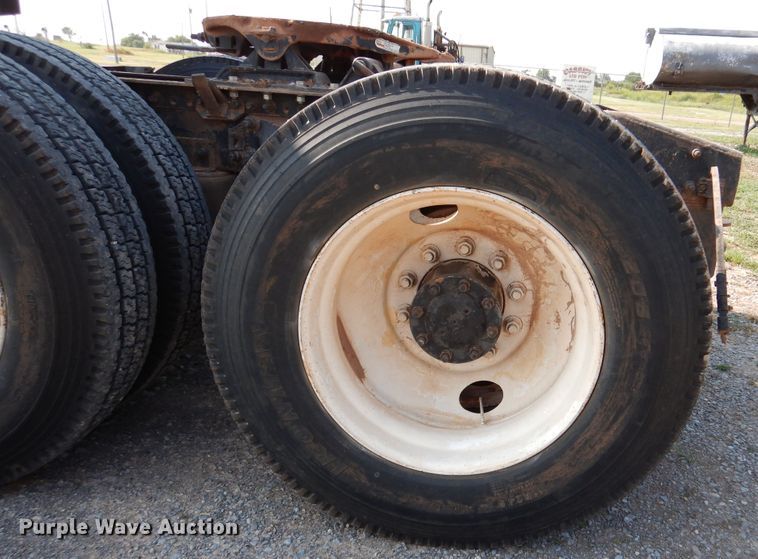 image for item DK2321 1997 Freightliner FLC120  semi truck