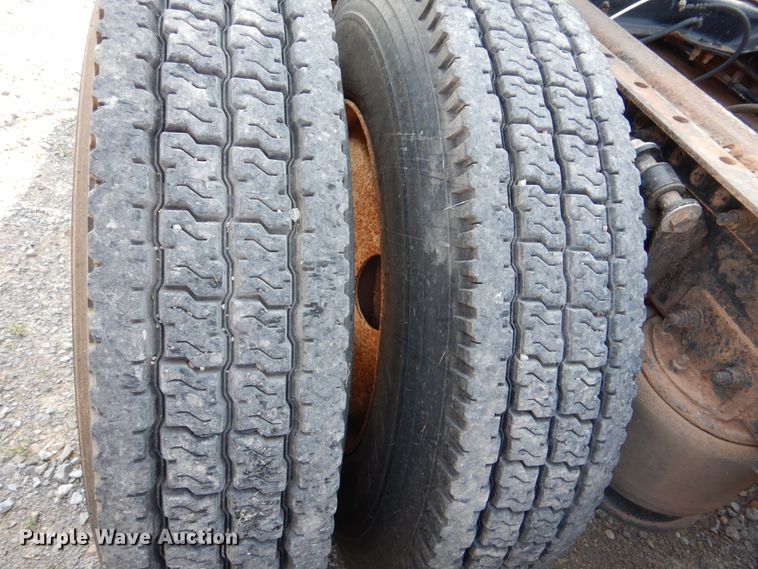 image for item DK2321 1997 Freightliner FLC120  semi truck