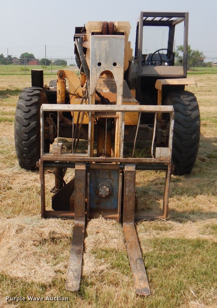 image for item DK2330 1997 Gehl 883  telehandler