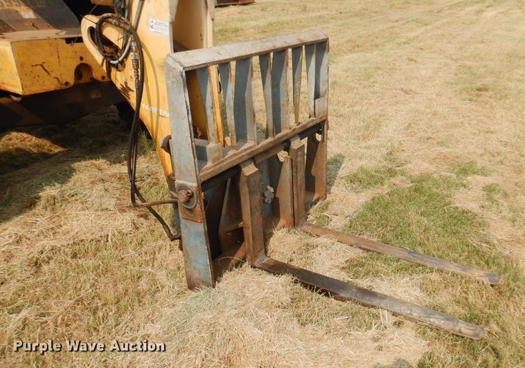 image for item DK2330 1997 Gehl 883  telehandler